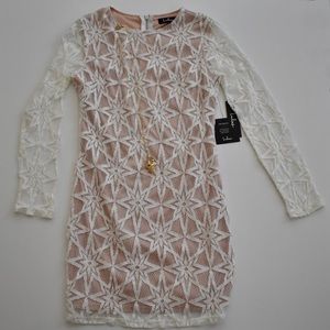 Lulu’s | NWT Long Sleeve Star Lace Holiday Dress